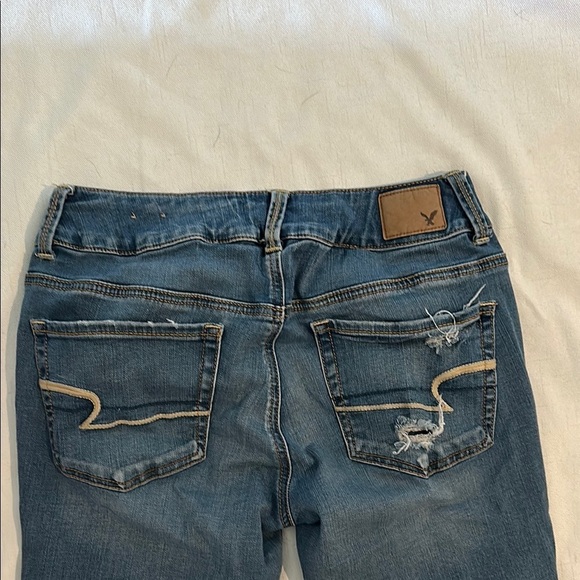 American Eagle Outfitters Women's Blue Distressed Jeans - Picture 6 of 6